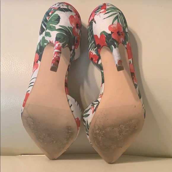 Floral Pumps - Picture 4 of 5